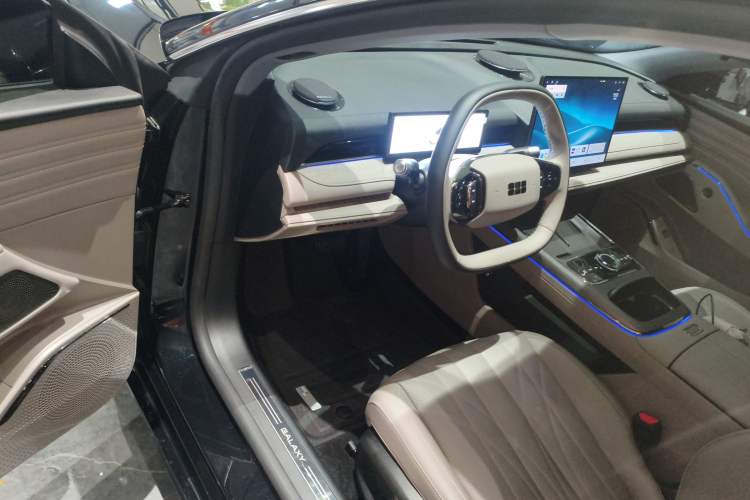 Used Geely Galaxy 8 2025 130km EM-i Deluxe Edition
