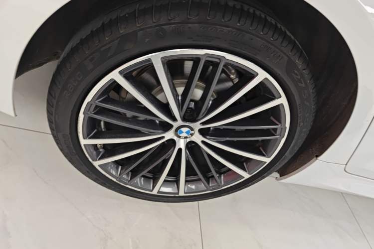 Used BMW 5 Series 2020 530Li Leading Model M Sport Package Right Rear Wheel Hub
