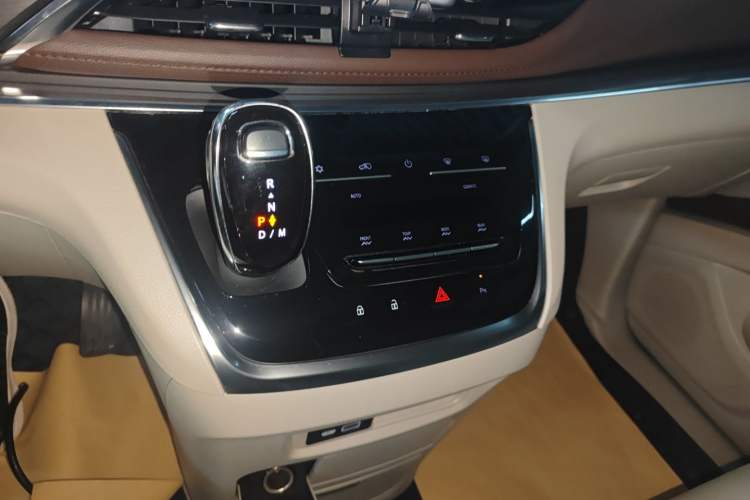 Used Buick GL8 2021 Land Cruiser Executive Class 652T Luxury Model