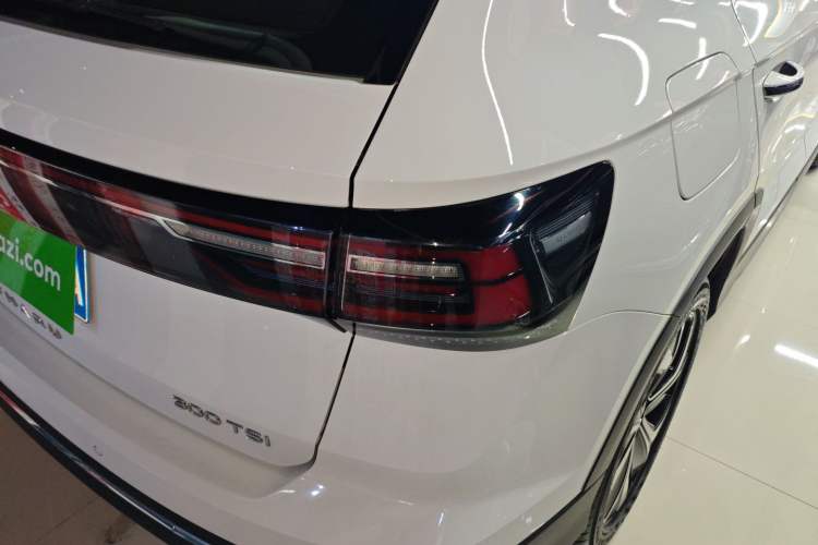 Used Volkswagen Tharu 2023 300TSI Two-Wheel-Drive Full Moon Edition