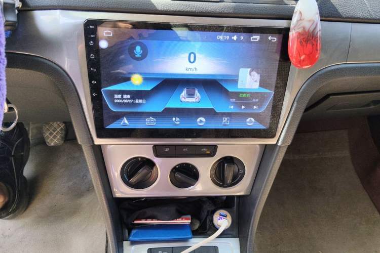 Used Volkswagen Lavida 2013 Revised Classic 1.6L Manual Fashion Edition Audio And AC Panel