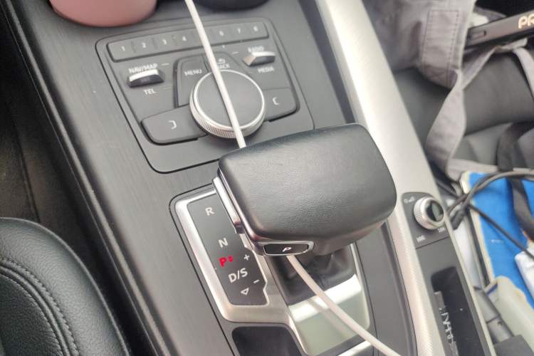 Used Audi A5 2019 Sportback 40 TFSI Fashion Model Gear Lever