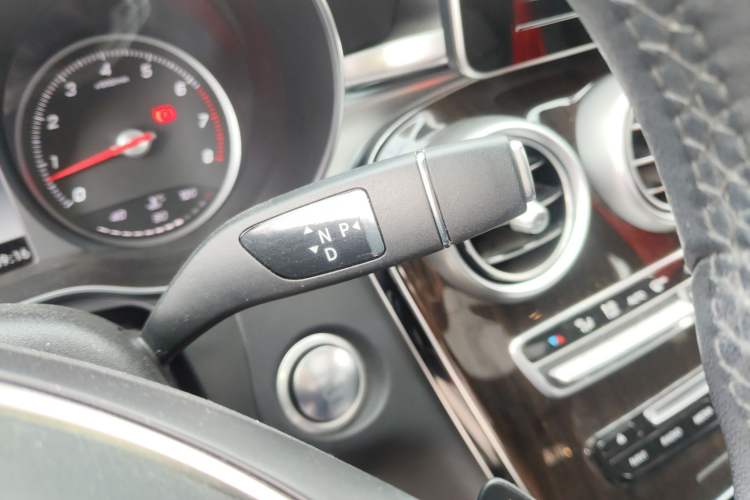 Used Mercedes-Benz GLC 2017 GLC 260 4MATIC Dynamic Edition Gear Lever