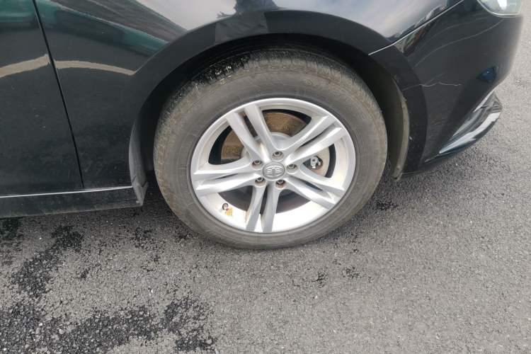 Used Bestune B30 2016 1.6L Automatic Luxury Model Right Front Wheel Hub