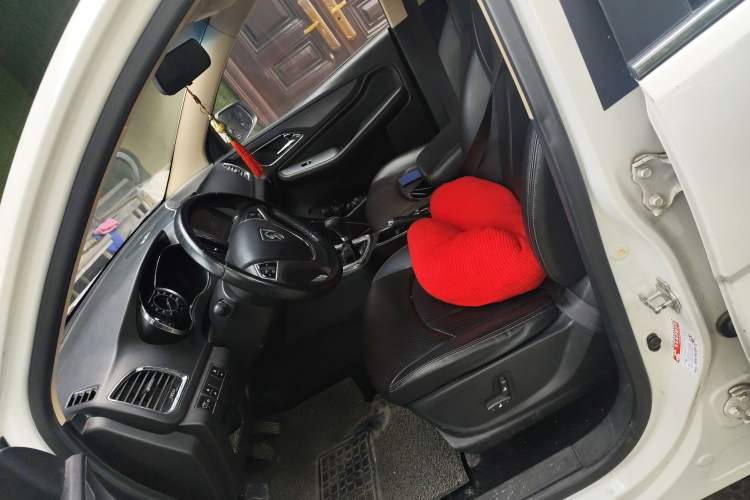 Used Baojun 560 2015 1.8L manual luxury version