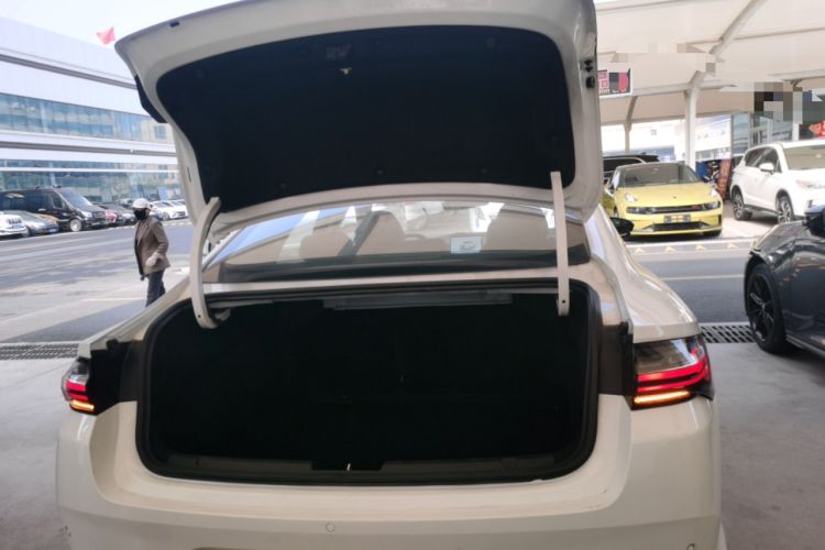 Used Geely Auto Preface 2024 Zhiqing 1.5TD Galaxy Edition Trunk