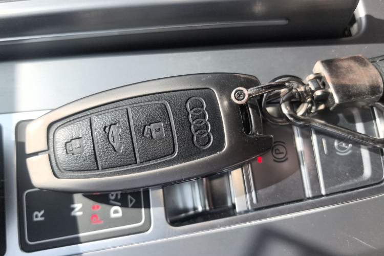 Used Audi A7L 2025 45 TFSI Luxury Edition Vehicle Key