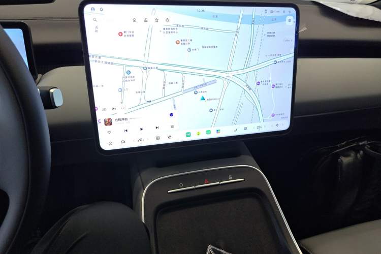 Used Nio ET5T 2025 75 kWh Touring Audio And AC Panel