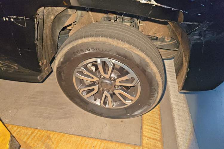 Used JMC DaDao 2024 All-Winna 2.3T Gasoline Automatic 4x4 Long-Wheelbase Comfort Edition Right Front Wheel Hub