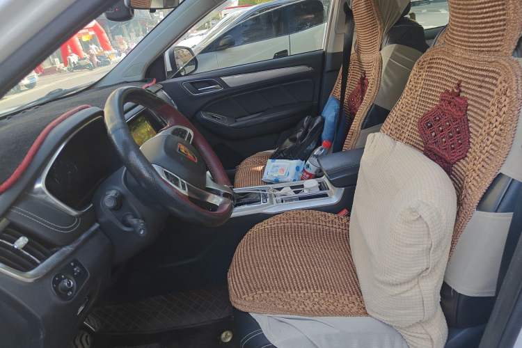 Used Roewe RX5 2016 20T Two-Wheel Drive Automatic Internet Smart Edition
