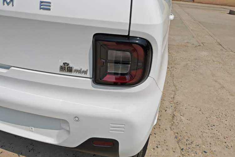 Used Geely Galaxy Panda 2024 Panda Mini 200km Endurance Bear
