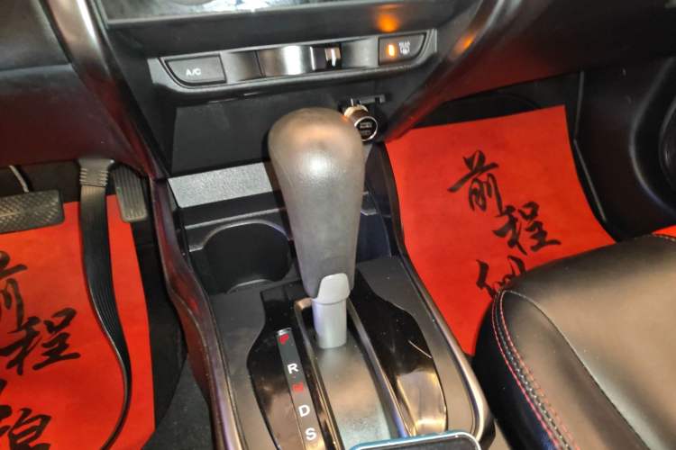 Used Honda Greiz 2016 1.5L CVT Classic Edition Gear Lever