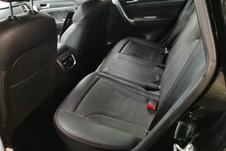 Used Haval M6 2019 1.5T DCT Two-Wheel Drive Elite Version China VI Standard Left Rear Seat