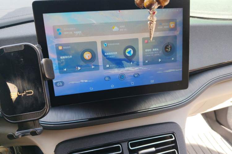 Used BYD Qin PLUS 2024 HONOR Edition DM-i 55KM Leading Model Audio And AC Panel