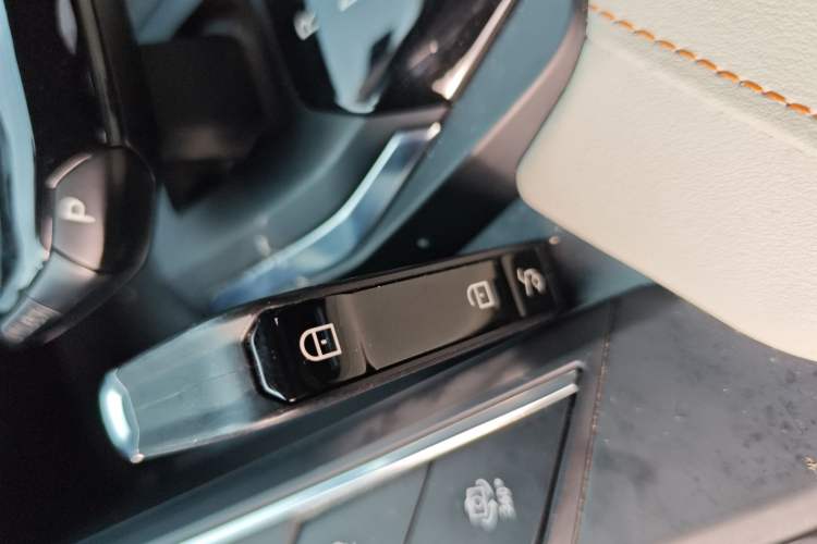 Used Lynk & Co 06 EM-P 2022 PHEV 84 km Range Pro Version
