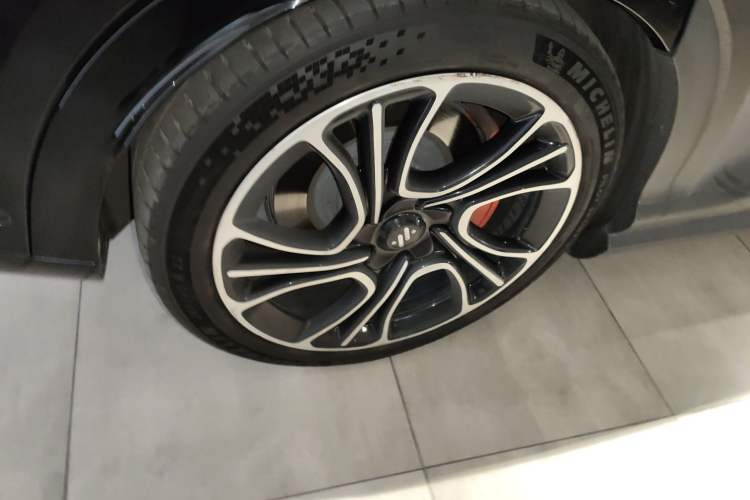 Used IM LS7 2023 100kWh Lux All-Wheel-Drive Version