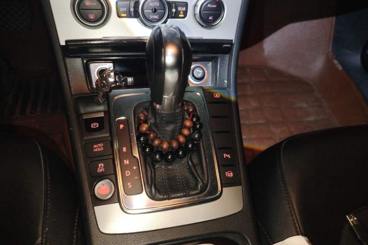 Used Volkswagen Magotan 2012 Facelift 1.8TSI Prestige Model Gear Lever