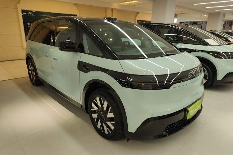 Used Zeekr MIX 2025 Intelligent Driving Version
