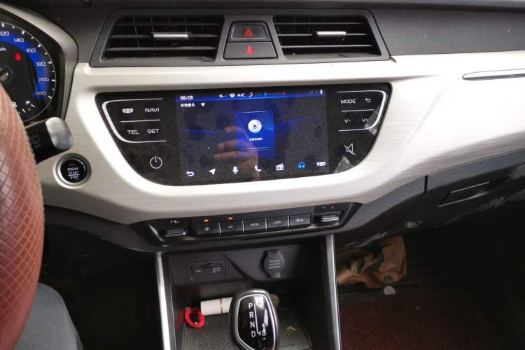 Used Geely Auto Vision X3 2020 1.5L CVT Luxury Model Audio And AC Panel