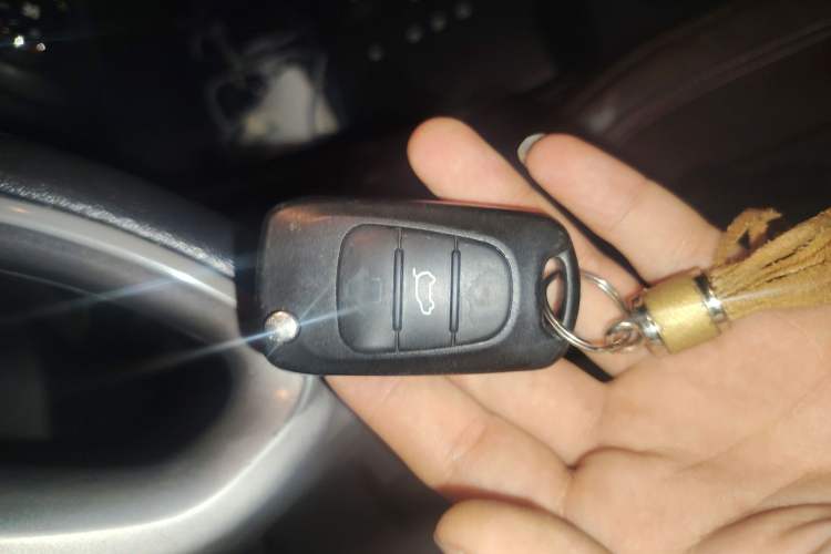 Used Hyundai ix35 2012 2.0L Automatic Two-Wheel Drive New Edition GL Vehicle Key