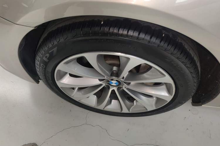 Used BMW 5 Series 2014 528Li Leading Model