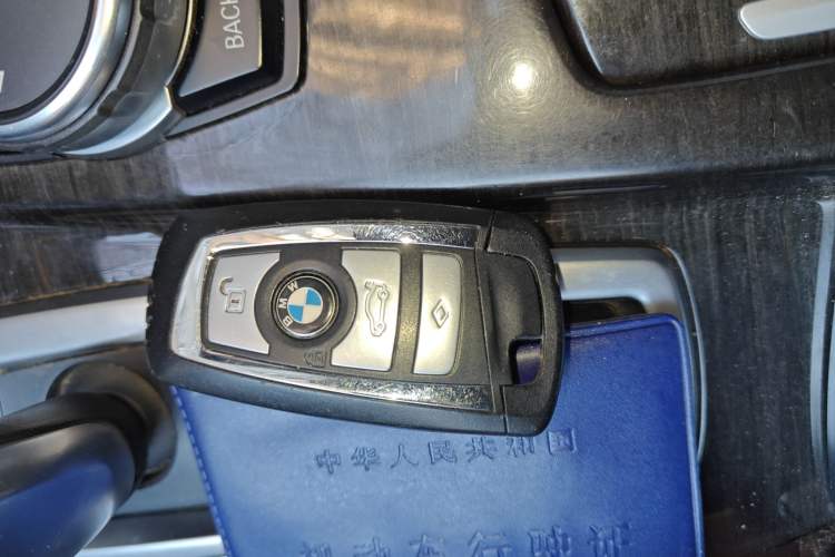 Used BMW 5 Series 2014 525Li Luxury Design Package Vehicle Key