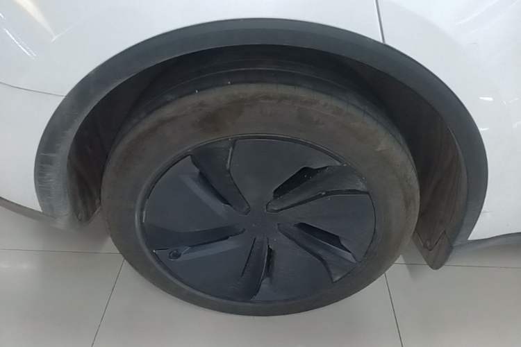 Used Tesla Model Y 2025 Rear-Wheel Drive First Edition