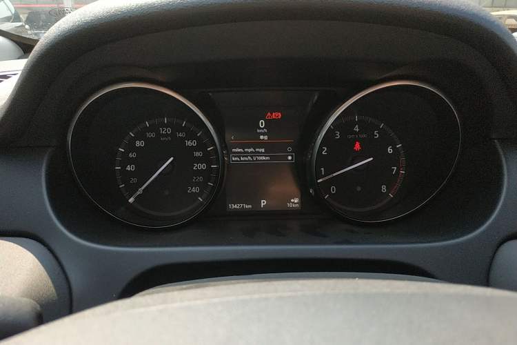 Used Land Rover Discovery Sport 2018 240 PS HSE Version
