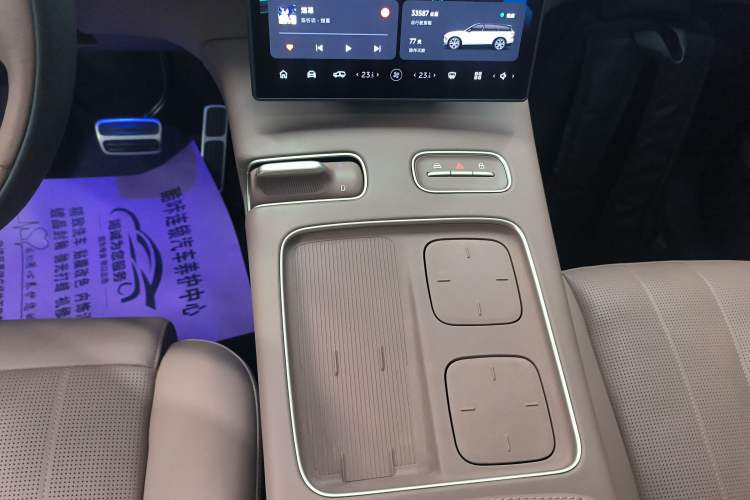 Used Nio ES8 2023 100kWh Signature Edition
