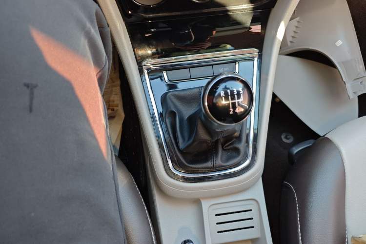 Used Volkswagen Bora 2016 1.6L Manual Comfort Model