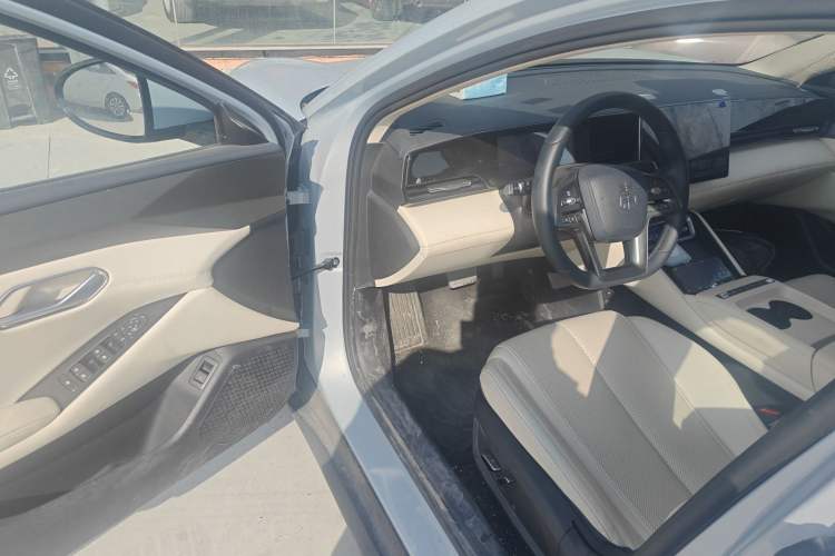 Used BYD Qin L 2025 EV 545KM Beyond Version
