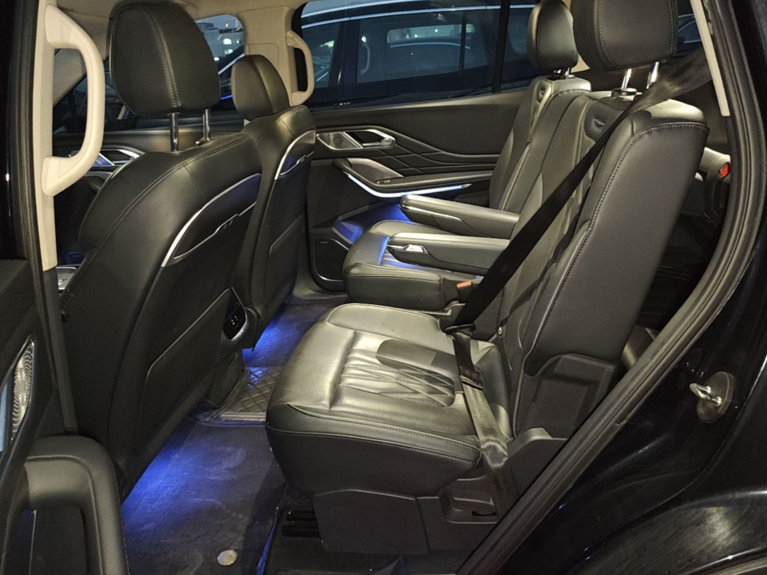 Hongqi HS7 PHEV 2024 2.0T PHEV Four-Wheel Drive Flagship Edition 6 Seats — снимка 20