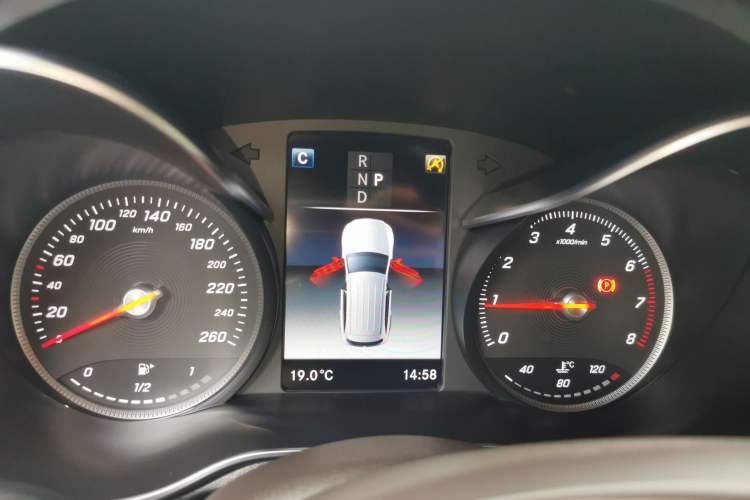 Used Mercedes-Benz GLC 2018 GLC 260 4MATIC Dynamic Edition Instrument Cluster