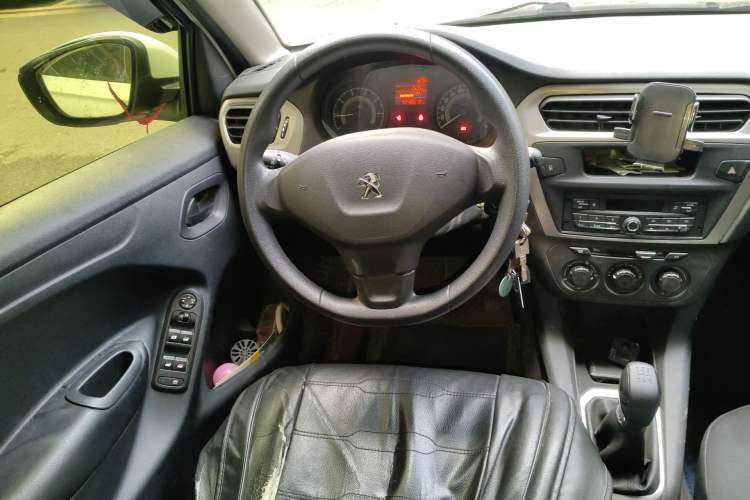 Used Peugeot 301 2014 1.6L Manual Comfort Edition CNG Steering Wheel