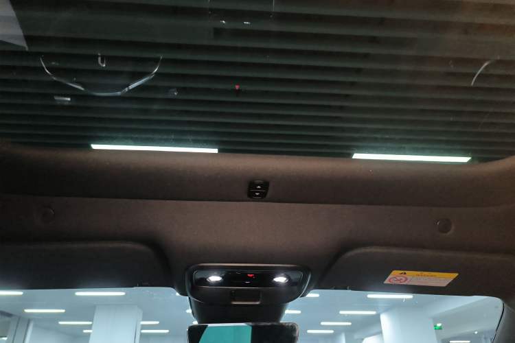 Used Hima AITO M5 2025 Extended-Range Ultra Rear-Wheel-Drive Version Headliner