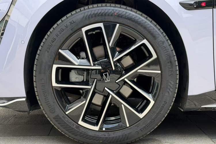 Used Avatr 06 2025 Pro Range-Extended Edition Left Front Wheel Hub