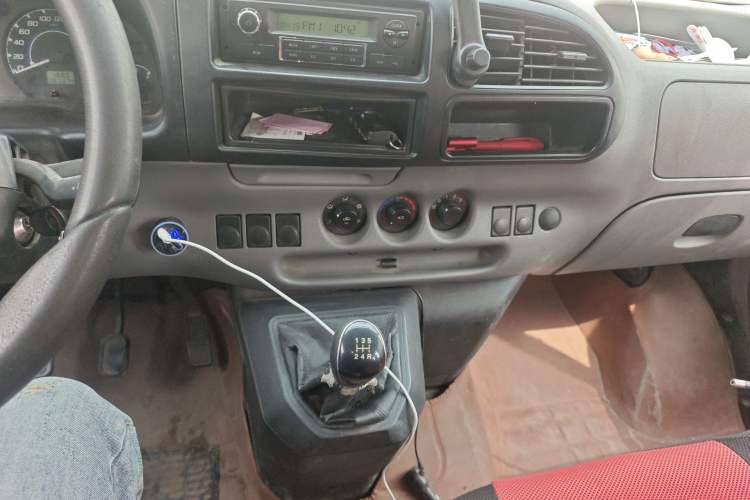 Used JMC Transit 2017 2.8T Commercial Version Short Wheelbase Mid-Roof 6/7/8-Seater JX493 Audio And AC Panel