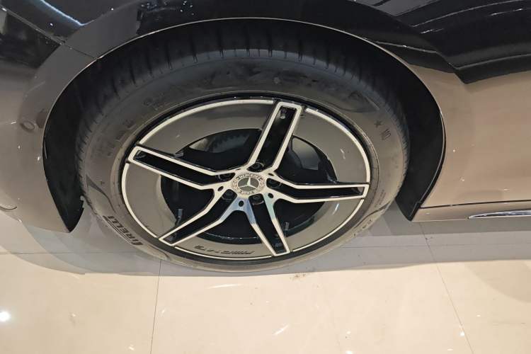 Used Mercedes-Benz E-Class 2025 Facelift E 300 L Luxury Sport Edition