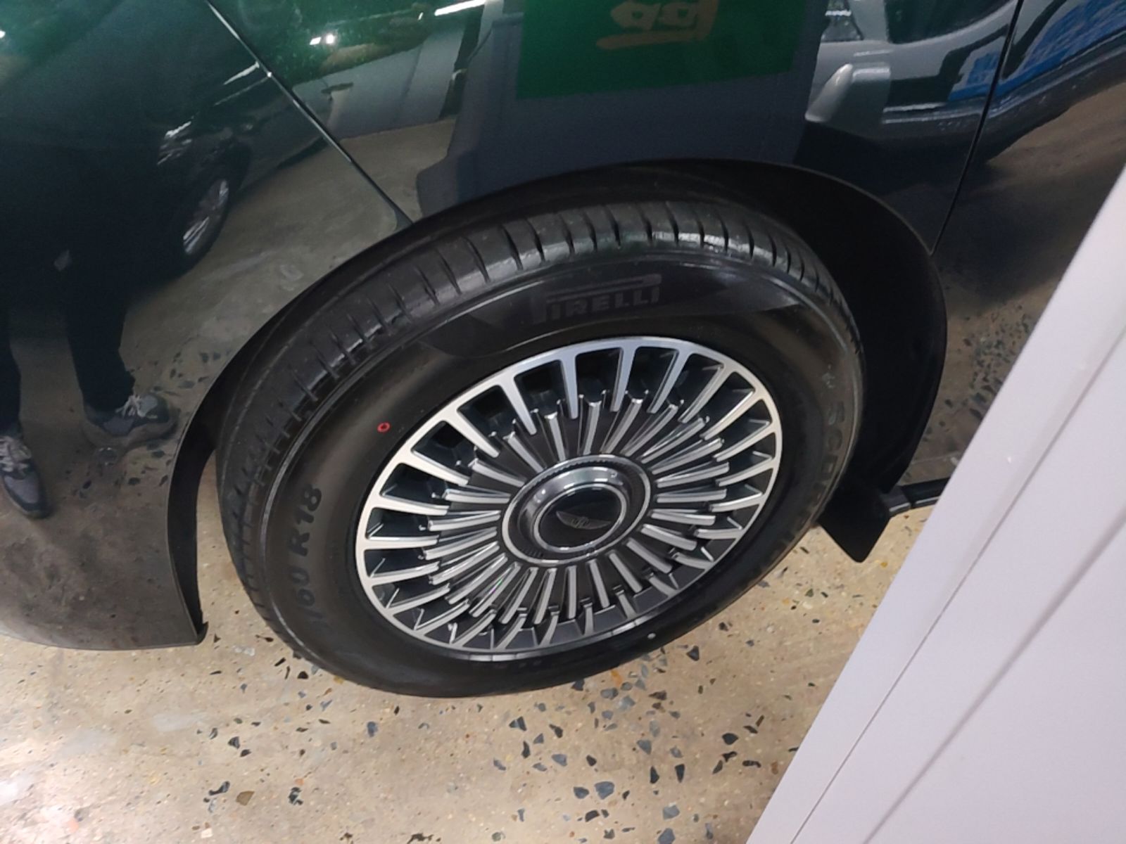 Geely Galaxy LEVC L380 2025 650 km Flagship Edition All-Wheel Drive — снимка 10