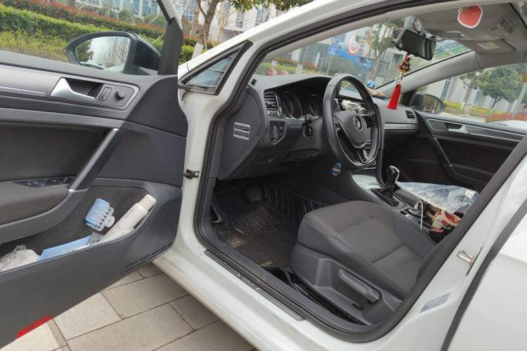 Used Volkswagen Golf 2017 230TSI Automatic Comfort Edition – Celebrating Milestone of One Million Units