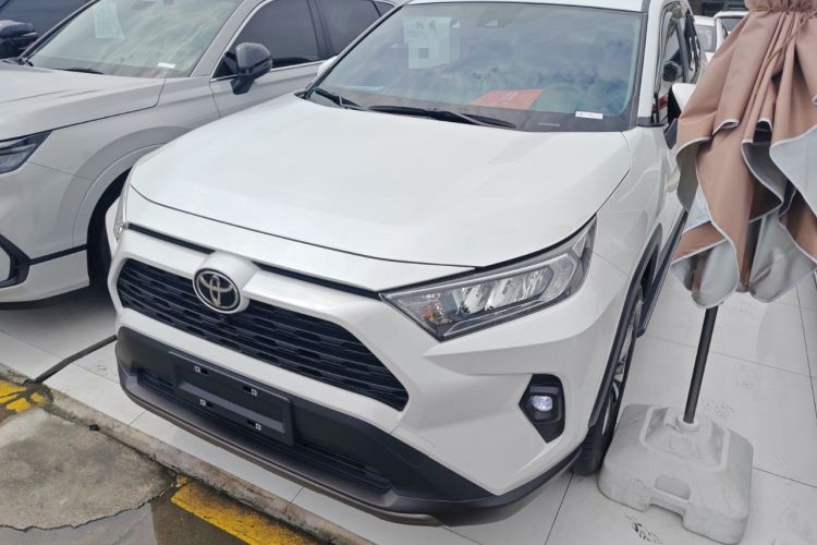 Used Toyota RAV4 2023 2.0L CVT Two-Wheel Drive Fashion Edition