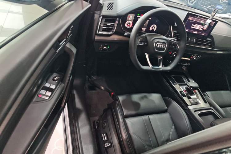 Used Audi Q5L 2023 40T Luxury Dynamic Model
