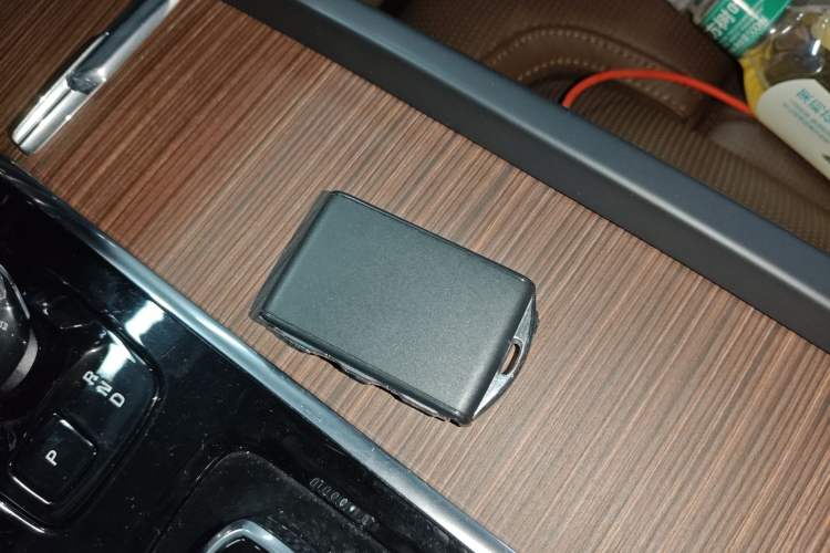 Used Volvo XC60 New Energy 2024 T8 Plug-in Hybrid Long-Range All-Wheel Drive Smart Luxury Edition