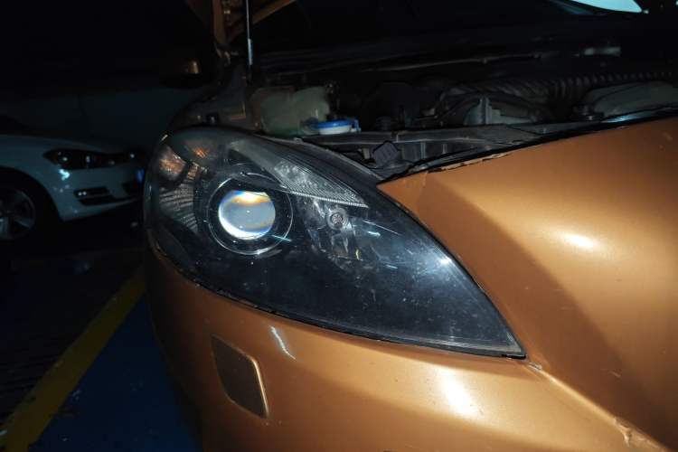 Used Volvo V40 2013 2.0T Zhiya Edition Right Front Headlight