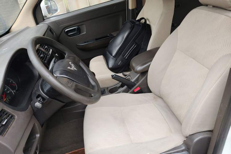 Used Wuling Rongguang V 2015 1.2L Standard Version
