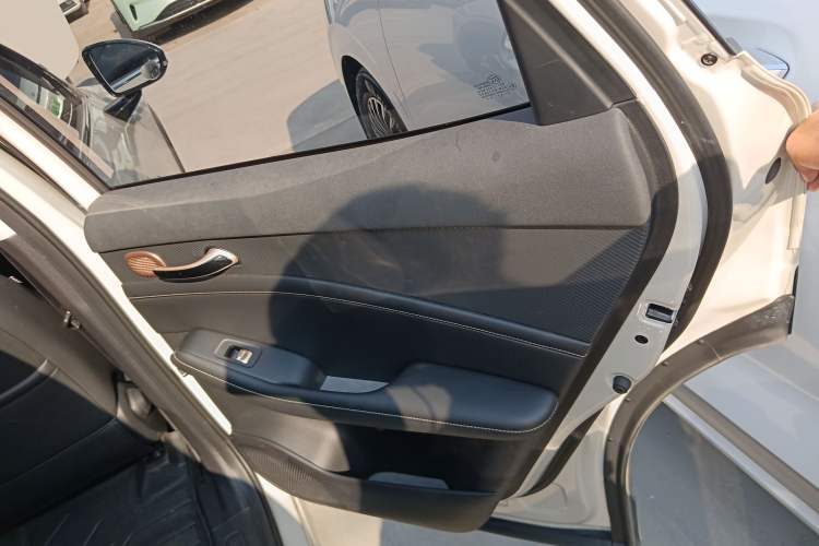 Used Baojun Yunhai 2024 600km Pure Electric Version Right Rear Door Interior
