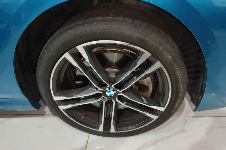 Used BMW 2 Series 2021 225i Four-Door Coupe M Sport Night Edition Right Rear Wheel Hub