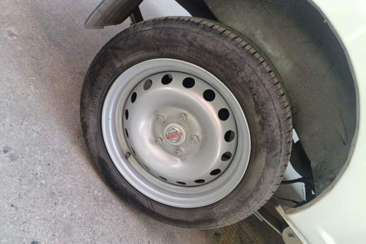 Used Jinbei Gold Hiace M Classic 2024 1.5L Engineering Lion Passenger Vehicle 5 Seats