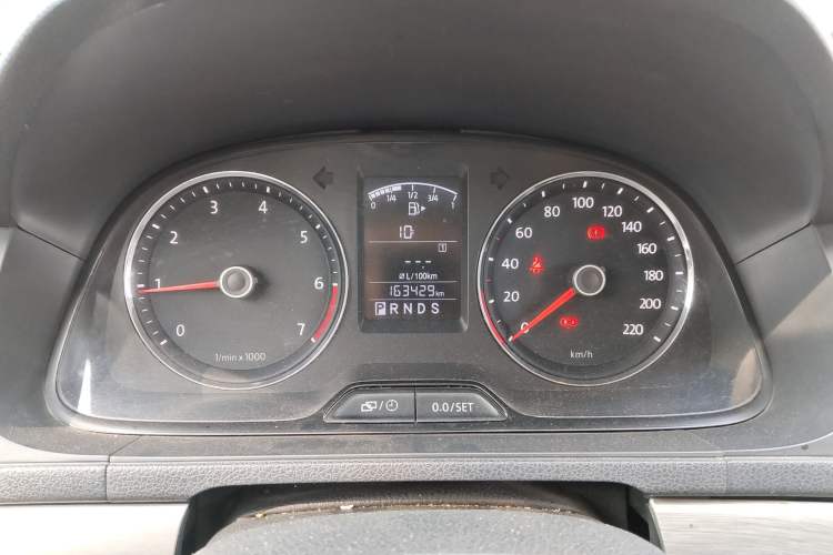 Used Volkswagen Lavida 2013 1.6L Automatic Comfort Edition Instrument Cluster