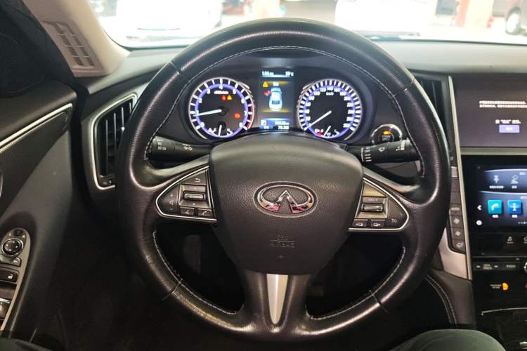 Used Infiniti Q50L 2016 2.0T Enjoyment Edition Steering Wheel